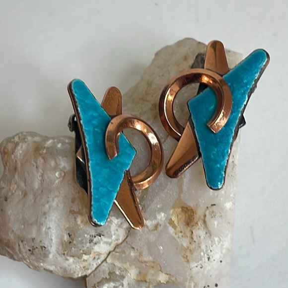 Matisse Renoir Copper Turquoise Enamel 1950's Clip Back Earrings Midcentury - Picture 1 of 7